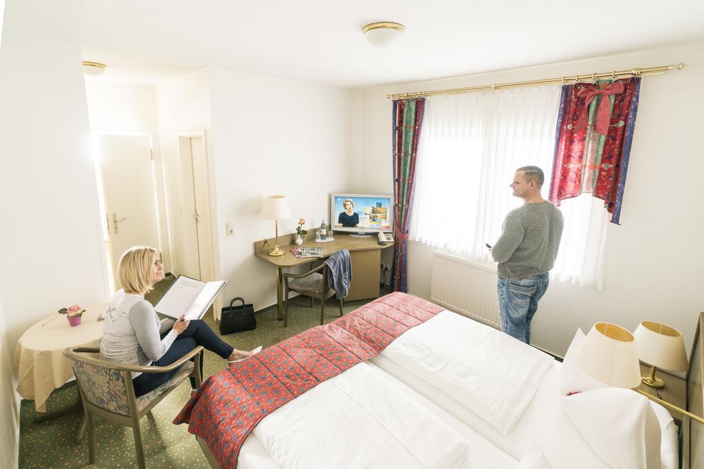 Das Fritz Hotel Schwerin Schoene Lage Im Gruenen Mit Regionaler Kueche Kostenfreien Parkplaetzen Und E Ladestation Rom bilde